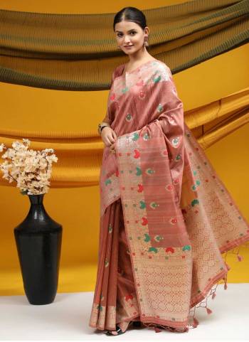 Garb These Festive Wear Saree in Fine Colored.These Saree And Blouse is Fabricated On Tussar Silk.Its Beautified With Weavon Ikkat And Meena Designer.