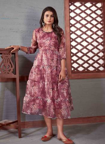 Attrective Looking These Beautiful Looking Readymade Long Kurti.These Long Kurti is Fabricated On Organza.Its Beautified With Designer Floral Printed.