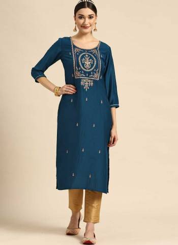 Grab These Readymade Kurta in Fine Colored Pair.These Kurta Are Fabricated On Chinon Pair.Its Beautified With Designer Thread Embroidery Work.