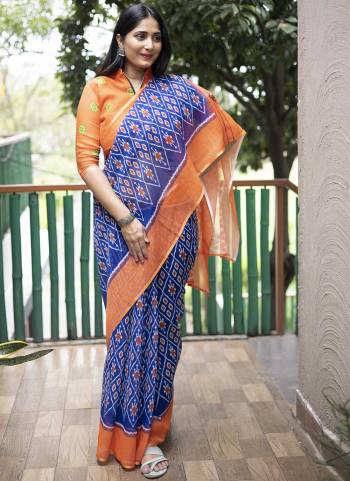 Attrective Look These Saree in Fine Colored.These Saree And Blouse is Cotton Fabricated.Its Beautified With Designer Digital Printed.