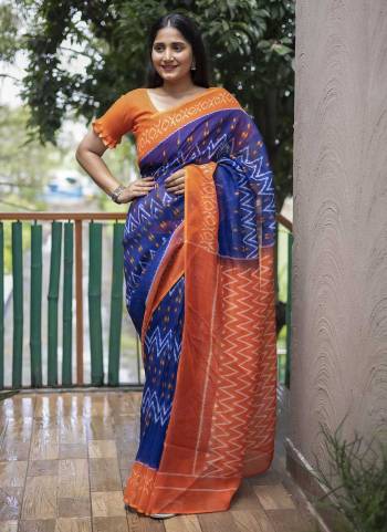 Attrective Look These Saree in Fine Colored.These Saree And Blouse is Cotton Fabricated.Its Beautified With Designer Digital Printed.