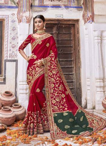 Garb These Designer Saree in Fine Colored.These Saree And Blouse is Fabricated On Viscose,Barfi Silk Pair.Its Beautified With Blooming Color,Heavy Embroidery,Diamond Work.