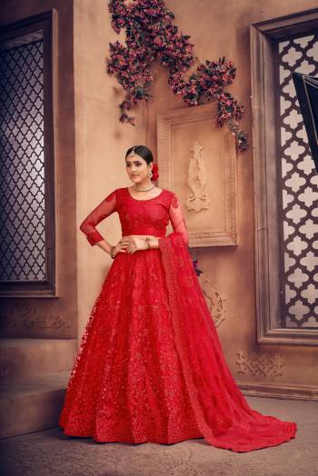 For A Designer Look,Grab These Lehenga Choli in Fine Colored.These Lehenga Choli Are Net And Dupatta Are Fabricated On Net Pair.Its Beautified With Fancy Designer Multy Thread Embroidery,Diamond Work.