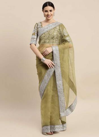 Look These Fancy Saree in Fine Colored.These Saree Are Organza And Blouse is Fabricated On Art Silk Pair.Its Beautified With Designer Embroidery Work In Blouse And Border.