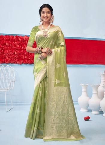 Garb These Saree in Fine Colored.These Saree And Blouse is Fabricated On Cotton.Its Beautified With Heavy Wevon Jacquard Designer Work.