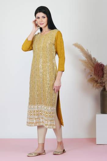 Grab These Beautiful Looking Readymade Kurti.These Kurti is Fabricated On Viscose.Its Beautified With Designer Lakhnowi Embroidery Work.