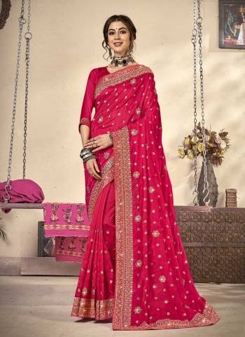 Garb These Designer Saree in Fine Colored.These Saree And Blouse is Fabricated On Vichitra Silk Pair.Its Beautified With Jari Embroidery,Diamond Work.