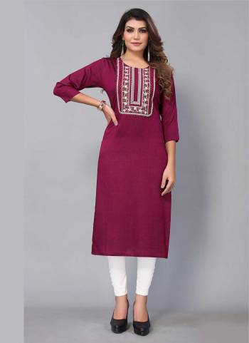 Grab These Beautiful Looking Readymade Kurti.These Kurti is Fabricated On Poly Cotton.Its Beautified With Designer Embroidery Work.