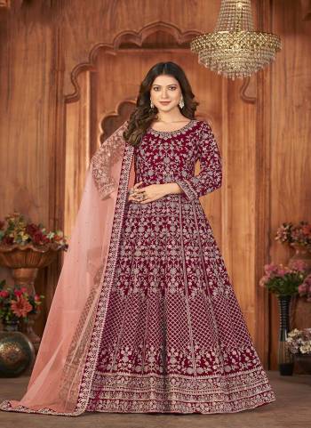 Grab These Anarkali Suit in Fine Colored Pair With Bottom And Dupatta.These Top Are Velvet And Dupatta Are Fabricated On Net Pair With Santoon Bottom.Its Beautified With Santoon Bottom.Its Beautified With Heavy Designer Embroidery Work.