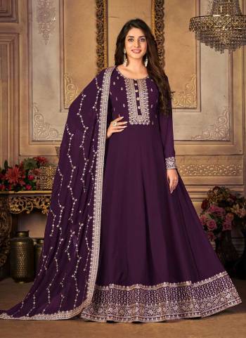 Grab These Anarkali Suit in Fine Colored Pair With Bottom And Dupatta.These Top And Dupatta Are Fabricated On Faux Georgette Pair With Santoon Bottom.Its Beautified With Santoon Bottom.Its Beautified With Heavy Designer Embroidery Work.