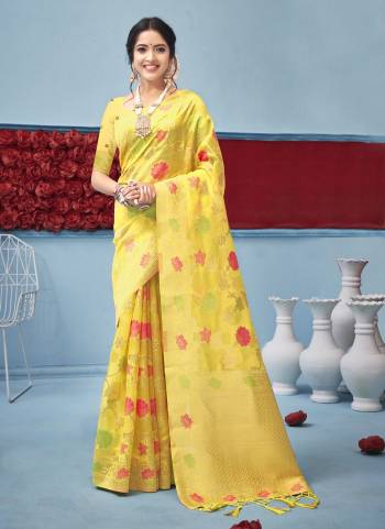 Look These Saree in Fine Colored.These Saree And Blouse is Fabricated On Organza.Its Beautified With Heavy Wevon Jacquard Designer Work.