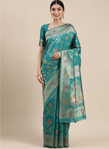 Garb These Fancy Saree in Fine Colored.These Saree And Blouse is Fabricated On Banarasi Silk Pair.Its Beautified With Wevon Jacquard Designer.