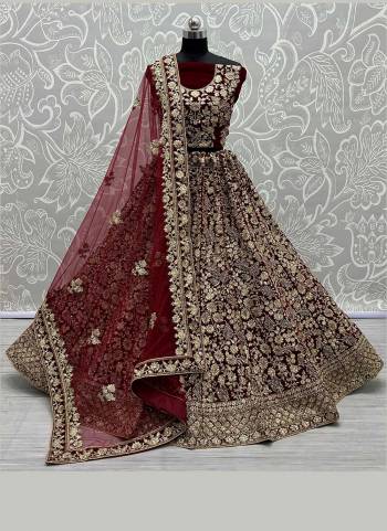 For A Designer Look,Grab These Lehenga Choli in Fine Colored.These Lehenga Choli Are Velvet And Dupatta Are Fabricated On Soft Net Pair.Its Beautified With Fancy Designer Multy Thread,Dori Embroidery Work.