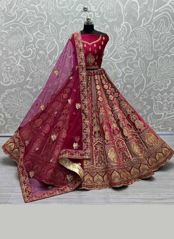 For A Designer Look,Grab These Lehenga Choli in Fine Colored.These Lehenga Choli Are Velvet And Dupatta Are Fabricated On Soft Net Pair.Its Beautified With Fancy Designer Multy Thread,Dori Embroidery Work.