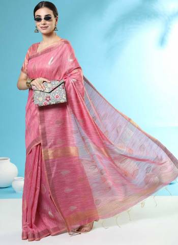 Garb These Festive Wear Saree in Fine Colored.These Saree And Blouse is Fabricated On Handloom Cotton.Its Beautified With Weavon Jari Designer.