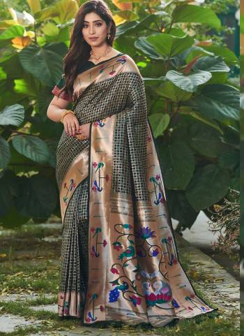 Garb These Festive Wear Saree in Fine Colored.These Saree And Blouse is Fabricated On Banarasi Soft Silk.Its Beautified With Weavon Paithani Jari Designer.