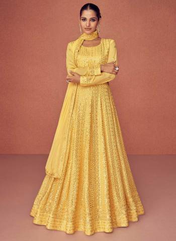 Attrective These Anarkali Suit in Fine Colored Pair With Bottom And Dupatta.These Top And Dupatta Are Fabricated On Faux Georgette Pair With Santoon Bottom.Its Beautified With Santoon Inner.Its Beautified With Heavy Designer Sequance Embroidery Work.