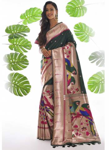 Garb These Festive Wear Saree in Fine Colored.These Saree And Blouse is Fabricated On Banarasi Soft Silk.Its Beautified With Weavon Fancy Meena Designer.