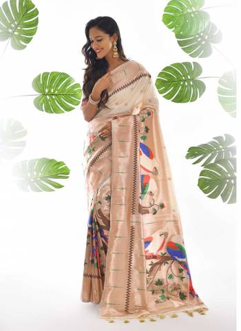 Garb These Festive Wear Saree in Fine Colored.These Saree And Blouse is Fabricated On Banarasi Soft Silk.Its Beautified With Weavon Fancy Meena Designer.