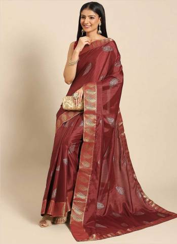 Looking These Festive Wear Saree in Fine Colored.These Saree Are Poly Crepe And Blouse is Fabricated On Art Silk.Its Beautified With Foil Printed With Wevon Work Border.