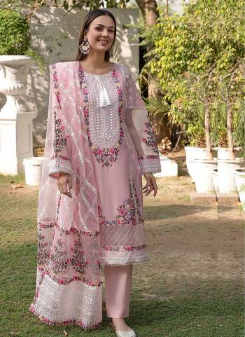 Attrective These Suit in Fine Colored Pair With Bottom And Dupatta.These Top And Dupatta Are Fabricated On Georgette Pair With Santoon Bottom.Its Beautified With Santoon Inner.Its Beautified With Heavy Designer Floral Embroidery Work.