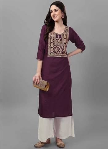 Grab These Beautiful Looking Readymade Kurti.These Kurti is Fabricated On Dola Silk.Its Beautified With Designer Jacquard Yoke And Gota Patti Lace In Sleeves.