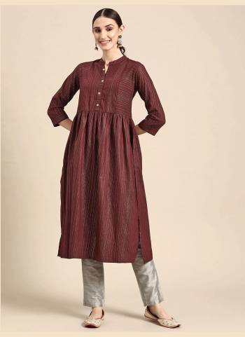 Attrective These Beautiful Looking Readymade Kurti.These Kurti is Fabricated On Cotton Blend.Its Beautified With Wevon Designer.