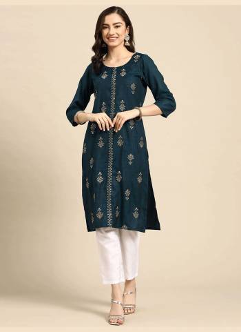 Attrective These Beautiful Looking Readymade Kurti.These Kurti is Fabricated On Rayon.Its Beautified With Embroidery Work Designer.