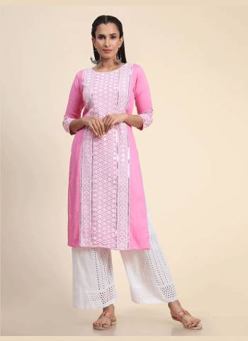 Grab These Beautiful Looking Readymade Long Kurti.These Kurti is Fabricated On Rayon.Its Beautified With Designer Embroidery Work.