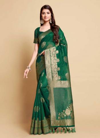 Looking These Party Wear Saree in Fine Colored.These Saree is Fabricated On Linen Pair With Blouse.Its Beautified With  Weaving Jacquard Designer.