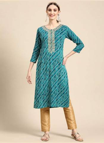 Attrective These Beautiful Looking Readymade Kurti.These Kurti is Fabricated On Rayon.Its Beautified With Bandhani Printed Designer With Embroidery Work.