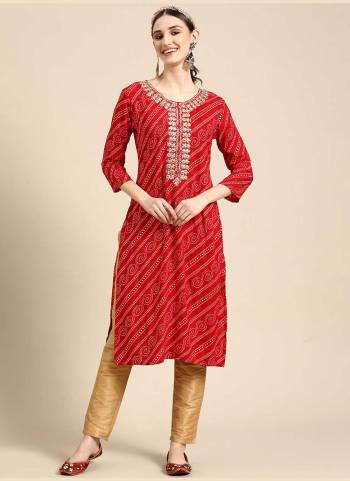 Attrective These Beautiful Looking Readymade Kurti.These Kurti is Fabricated On Rayon.Its Beautified With Bandhani Printed Designer With Embroidery Work.