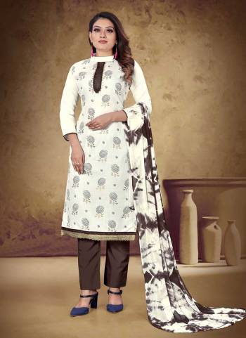 Grab These Suit in Fine Colored Pair With Bottom And Dupatta.These Top Are Cotton Slub And Dupatta Are Fabricated On Naznin Pair With Cotton Bottom.Its Beautified With Designer Foil And Saboori Printed.