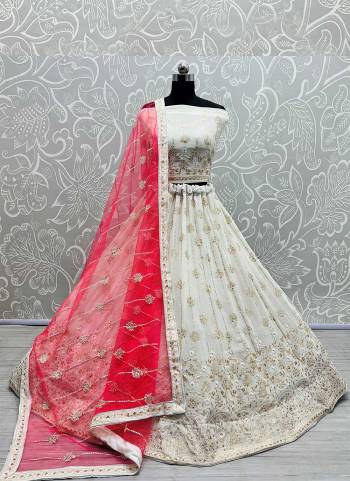 For A Designer Look,Grab These Lehenga Choli in Fine Colored.These Lehenga Choli Are Georgette And Dupatta Are Fabricated On Soft Net Pair.Its Beautified With Fancy Designer Thread,Sequance,Jari Embroidery Work.