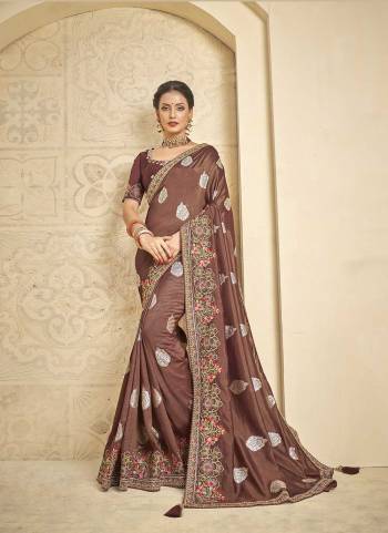 Look Attrective These Party Wear Saree in Fine Colored.These Saree Are Khadi Silk And Blouse  is Fabricated On Raw Silk.Its Beautified With Heavy Designer Thread Embroidery Work.