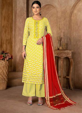 Grab These Suit in Fine Colored Pair With Bottom And Dupatta.These Top Are Cambric Cotton And Dupatta Are Fabricated On Fancy Pair With Cotton Bottom.Its Beautified With Designer Printed.