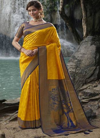 Attrective These Party Wear Saree in Fine Colored.These Saree And Blouse is Fabricated On Kanjivarm Silk.Its Beautified With Heavy Weaving Designer.