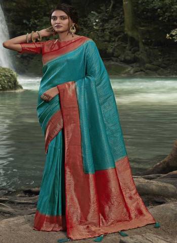 Attrective These Party Wear Saree in Fine Colored.These Saree And Blouse is Fabricated On Kanjivarm Silk.Its Beautified With Heavy Weaving Designer.