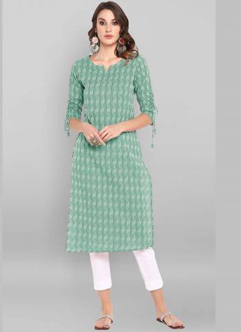 Grab These Beautiful Looking Readymade Long Kurti.These Kurti is Fabricated On Cotton.Its Beautified With Wevon Designer.