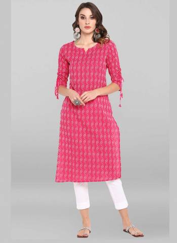 Grab These Beautiful Looking Readymade Long Kurti.These Kurti is Fabricated On Cotton.Its Beautified With Wevon Designer.