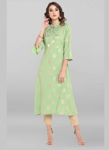 Grab These Beautiful Looking Readymade Long Kurti.These Kurti is Fabricated On Poly Crepe.Its Beautified With Designer Golden Printed.