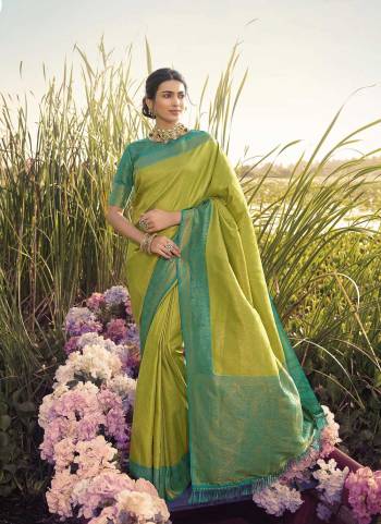 Attrective These Party Wear Saree in Fine Colored.These Saree And Blouse is Fabricated On Kanjivarm Silk.Its Beautified With Heavy Weaving Designer.