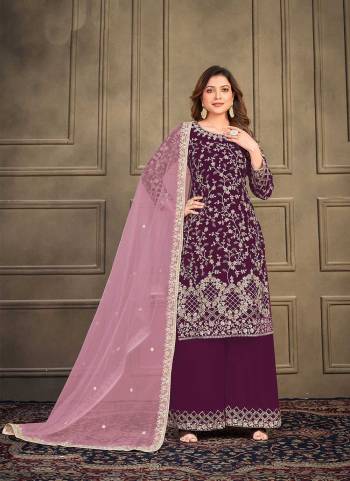 Grab These Plazzo Suit in Fine Colored Pair With Bottom And Dupatta.These Top Are Velvet And Dupatta Are Fabricated On Net Pair With Santoon Bottom.Its Beautified With Santoon Inner.Its Beautified With Heavy Designer Embroidery Work.