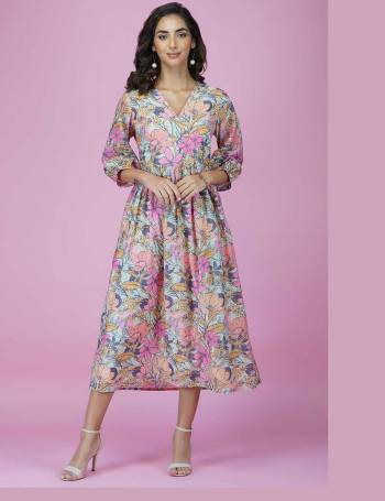 Grab These Beautiful Looking Readymade Kurti.These Kurti is Fabricated On Muslin.Its Beautified With Designer Printed.