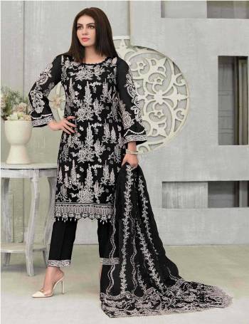 Attrective These Suit in Fine Colored Pair With Bottom And Dupatta.These Top And Dupatta Are Fabricated On Faux Georgette Pair With Santoon Bottom.Its Beautified With Santoon Inner.Its Beautified With Heavy Designer Embroidery Work.