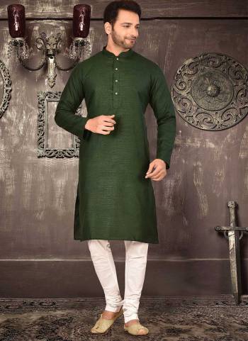 For A Festive Wear,Grab These Readymade Kurta With Chudidar Payjama Pair in Fine Colored.These Kurta And Chudidar Are Fabricated on Cotton Pair.Its Beautified With Solid .