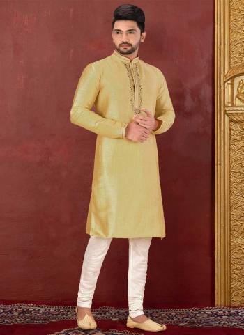 For A Festive Wear,Grab These Readymade Kurta With Chudidar Payjama Pair in Fine Colored.These Kurta Are Royal Silk Mulbury And Chudidar Are Fabricated on Dupion Silk Pair.Its Beautified With Jardosi And Machine Hand Work .