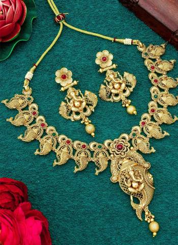 Grab These Beautifil Gold Colored Necklace.These Necklace is Come Copper Material And Beautified With Temple Work.