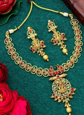 Grab These Beautifil Gold Colored Necklace.These Necklace is Come Copper Material And Beautified With Temple Work.