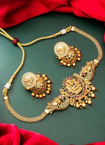 Grab These Beautifil Gold Colored Necklace.These Necklace is Come Copper Material And Beautified With Temple Work.